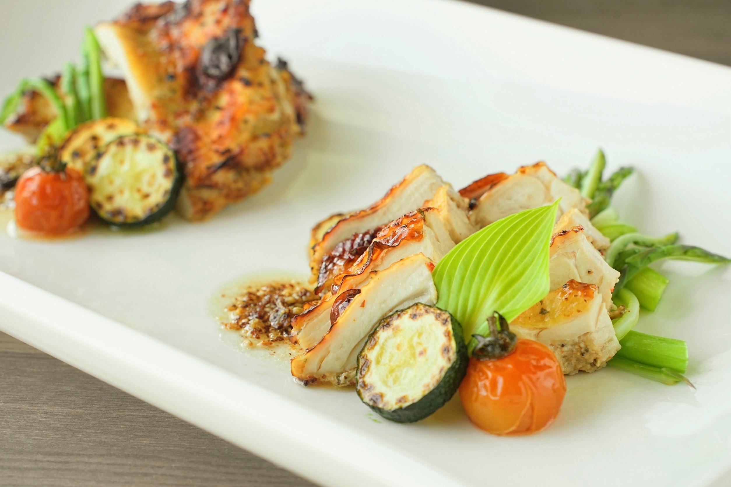 広島地鶏とハーブの塩麴焼き