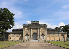 奈良国立博物館