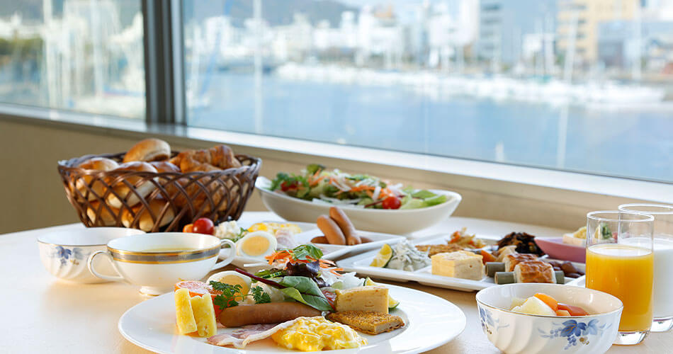 朝食会場「眉山」