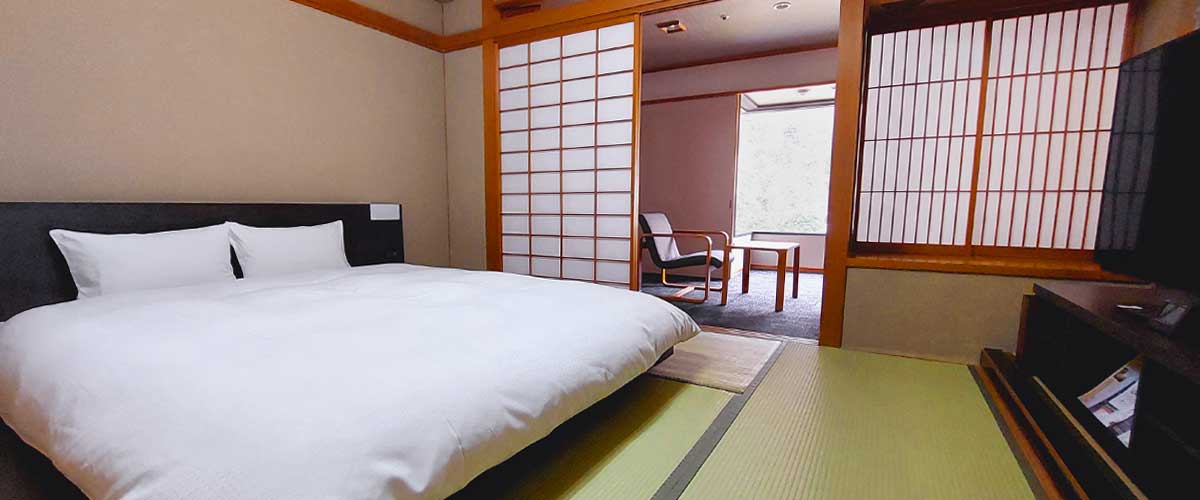 和室（8畳+広縁）ダブルベッド1台